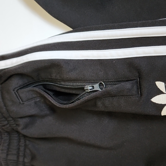 Adidas Kids Essential Black 3 Stripe Tracksuit Bottoms - Picture 4 of 9